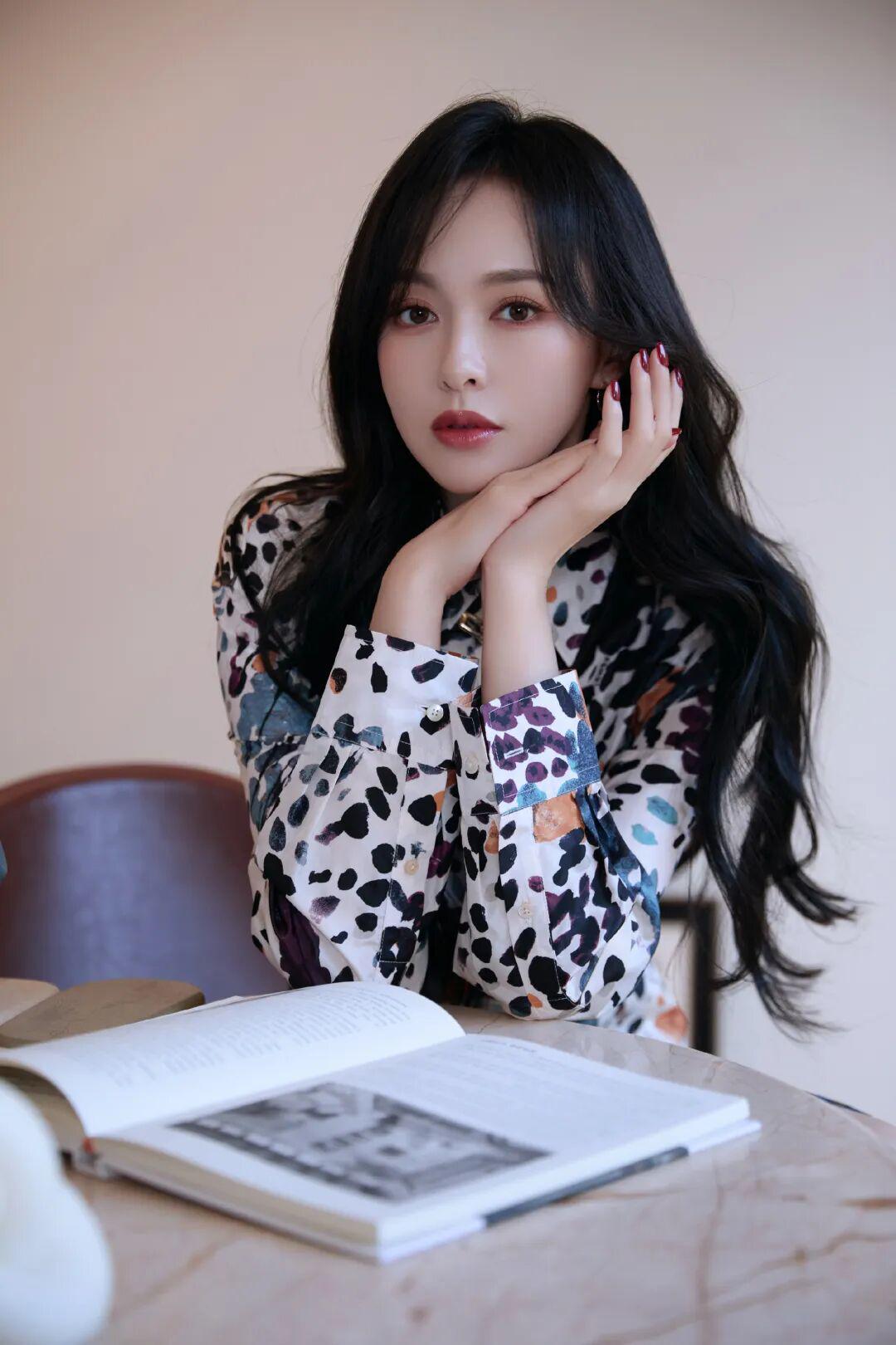 五斤盐玄学改运？唐嫣婚姻状况，俞恩泰离婚反击，闫桉新戏搭档揭秘