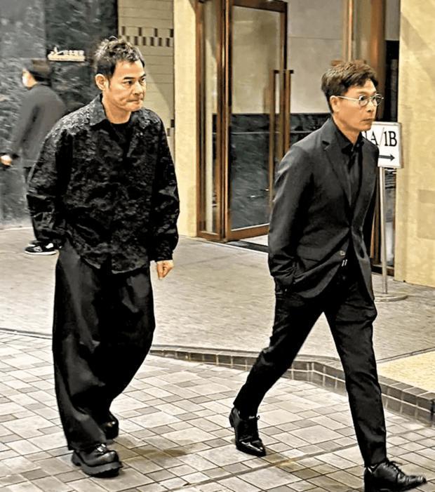 许绍雄出殡众星送别，佘诗曼欧阳震华悲痛落泪