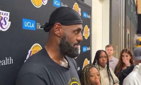 詹姆斯自信发声：能融入任何球队，场上能力全面无短板