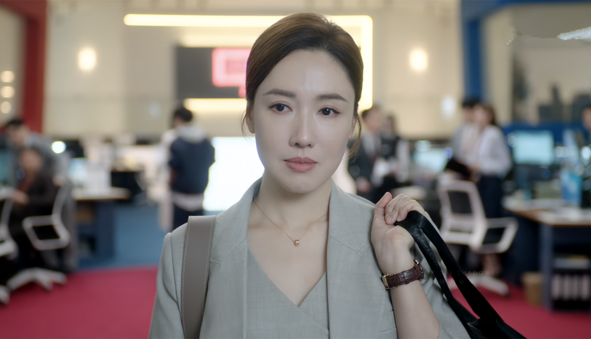 《新闻女王2》张家妍职场沉浮：从众星捧月到孤身离场的冷暖人生