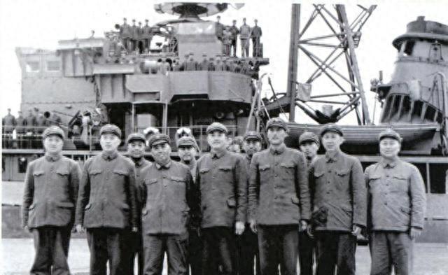 叶剑英质问许世友接电话慢，许世友如何机智回应化解危机？