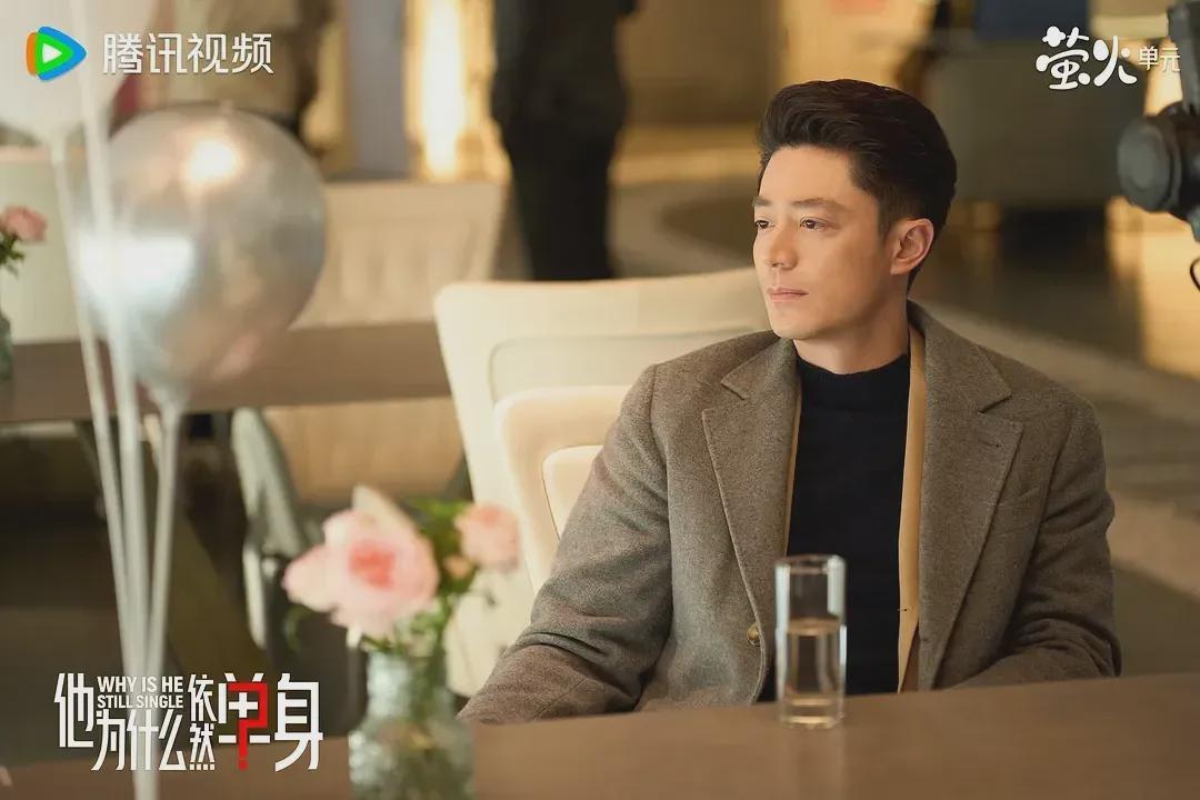 霍建华新剧爆笑来袭：婚宴送花圈，女主同时相六男