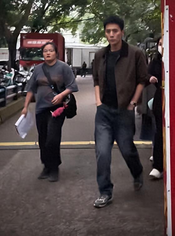 47岁刘烨瘦出爱豆范，15岁诺一成熟忧郁引关注