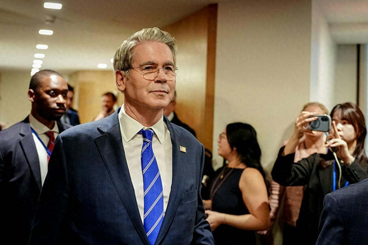 美财长贝森特放狠话：感恩节前不签稀土协议将报复中国