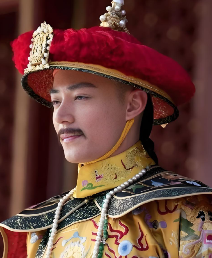 乾隆传初进宫的常在侍寝，察觉她不是完璧，盛怒：你跟谁山盟海誓