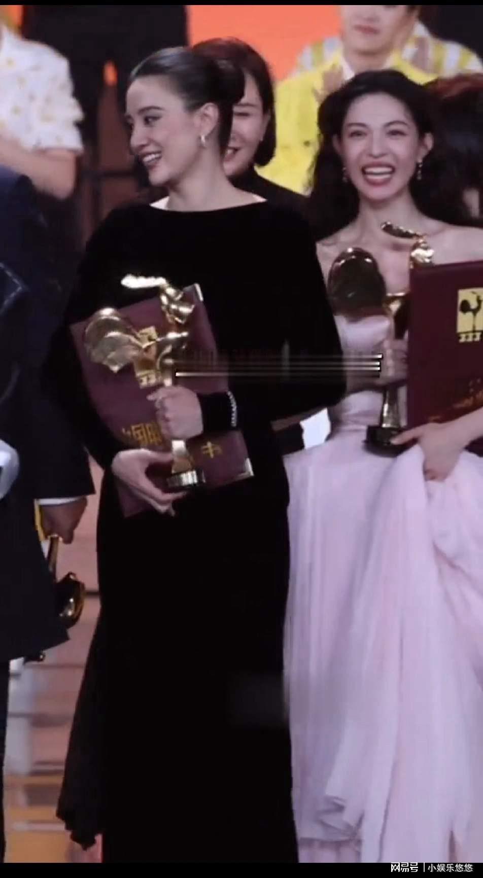 宋佳颁奖礼拒绝与钟楚曦自拍，两人关系生变引猜测