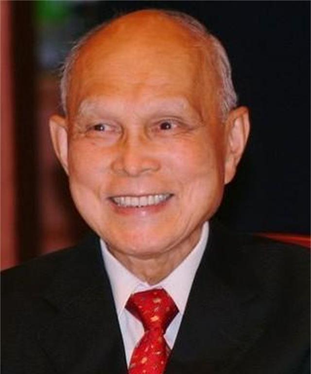 同样三房太太，霍英东的规矩有多狠？严禁二房三房合影，子女不准碰生意，大房赢麻了