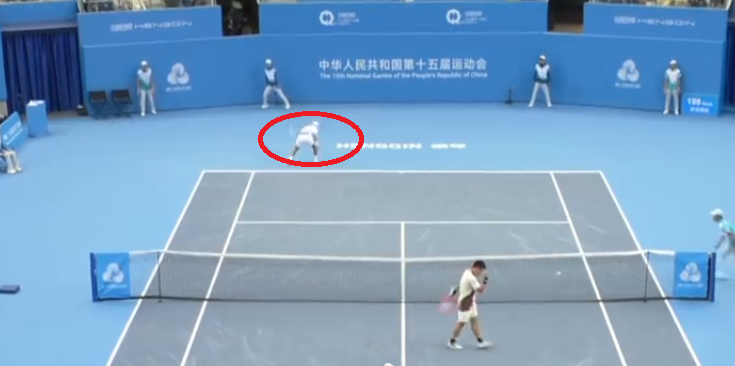 吴易昺首盘6-0横扫商竣程