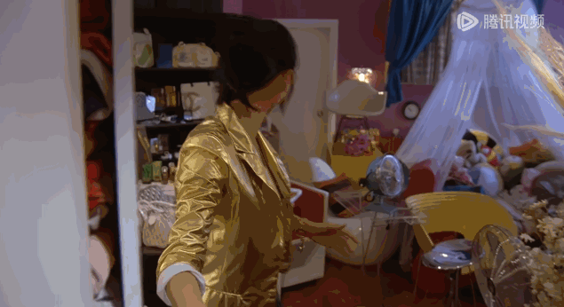 方芳芳购物狂行为