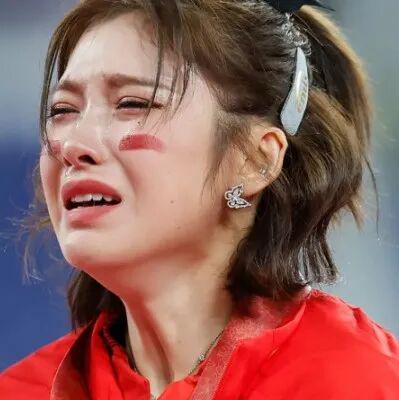 体寒+心寒！几百元的羽绒服，充绒量仅5克，商家还大大方方地写在吊牌上……