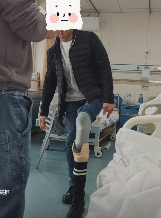 车主与假肢推广员