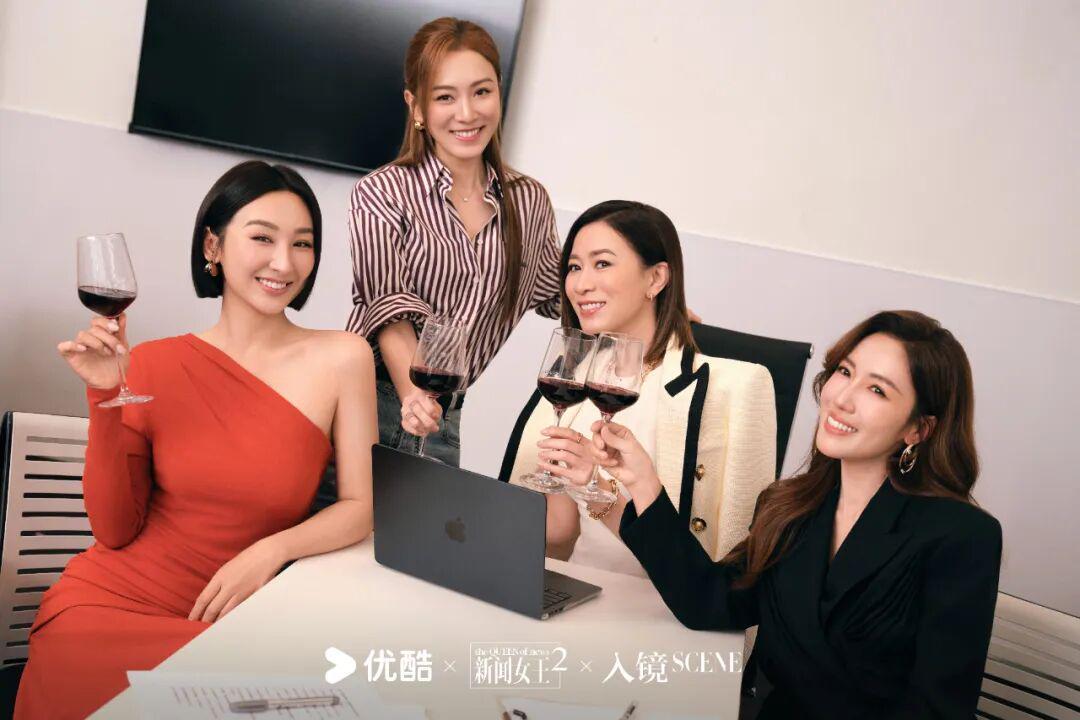 《新闻女王2》佘诗曼穿Ralph Lauren走路带风！