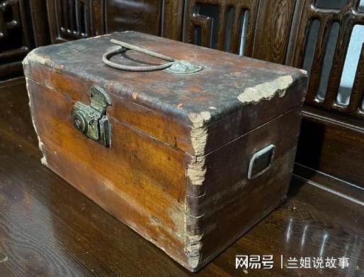 男子56万购入300块和田玉，搁置10年后，急用钱才发现其真实价值