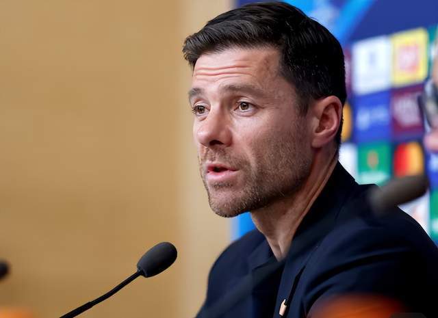 皇马主帅危机解除！78岁佛爷力挺阿隆索，全队需服从指挥