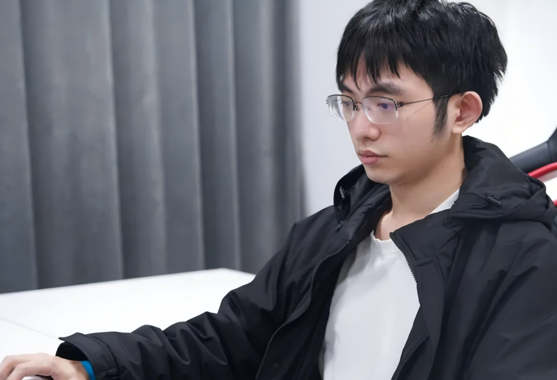 KT上单爆料：击败GEN背后，圣枪哥功不可没！