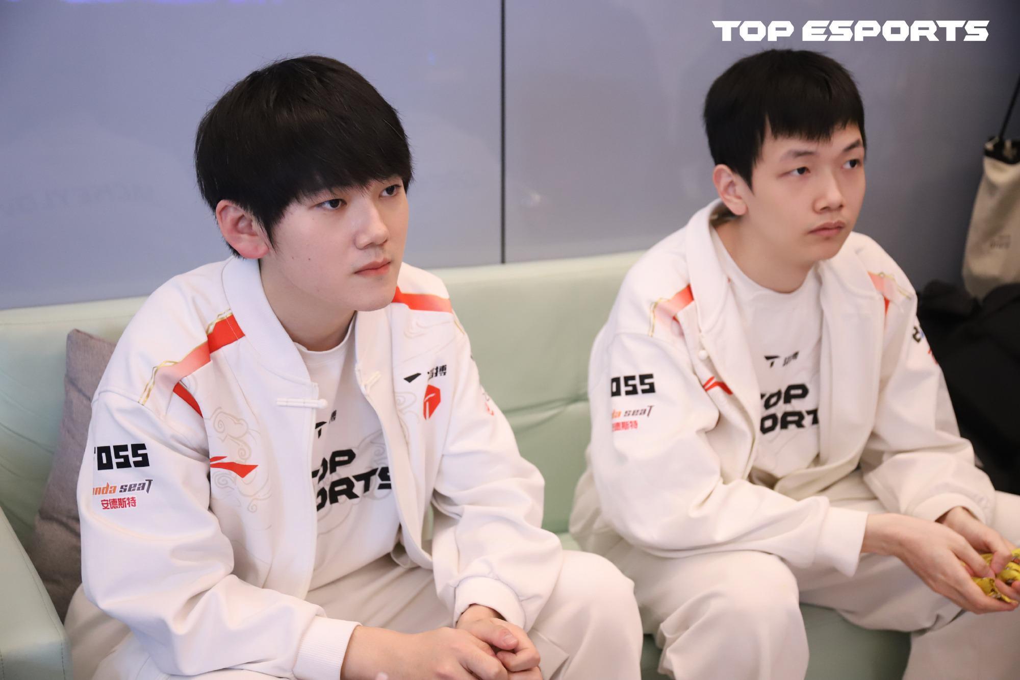 海外网友热评TES止步S15四强：Kanavi表现引争议，JKL与369获认可