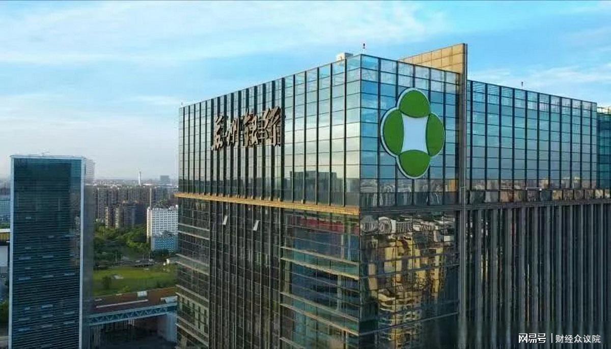 苏州银行董事长6天超额增持，半数薪酬投入自家股票