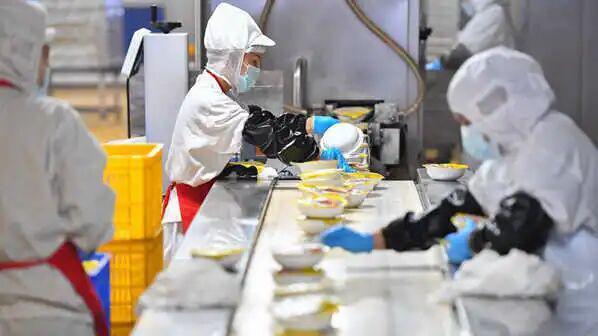 调查：半数消费者拒绝预制菜，专家力挺中央厨房食品安全保障