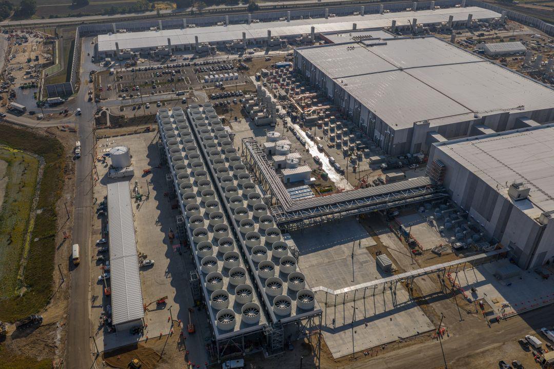 微软AI基建再升级：70亿美元打造全球最强数据中心2.0