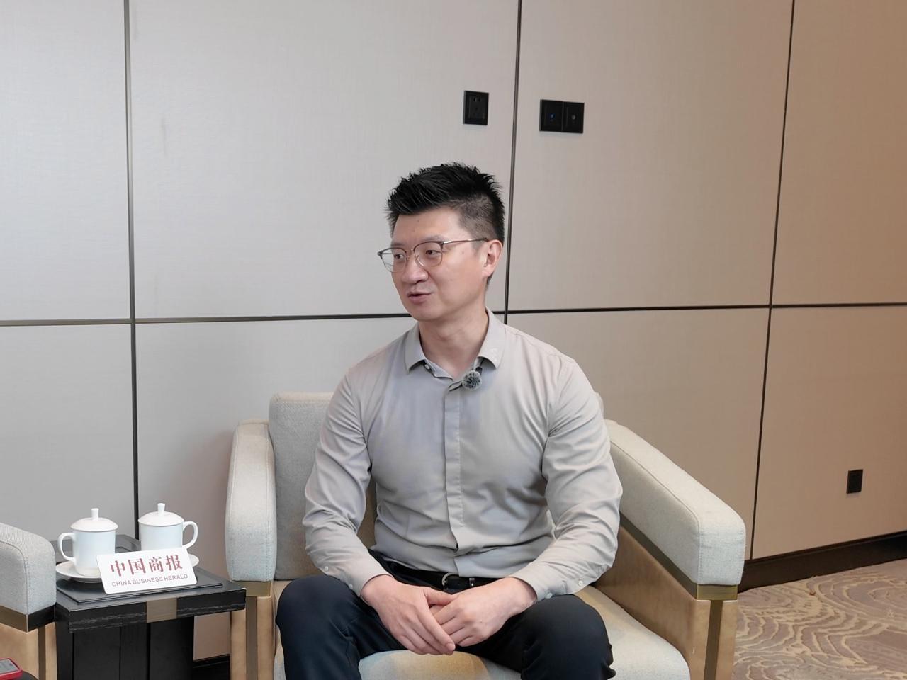 小易智联董事长杨振：XYZ端侧模型破解GPU依赖难题，赋能企业降本增效