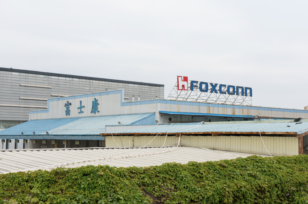 1.4万亿市值工业富联：AI风口下的估值泡沫与未来潜力