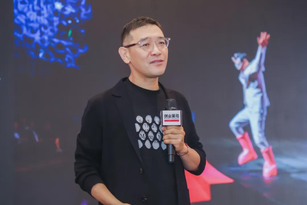 洛可可创始人贾伟：一场大火烧毁上市梦后的涅槃重生