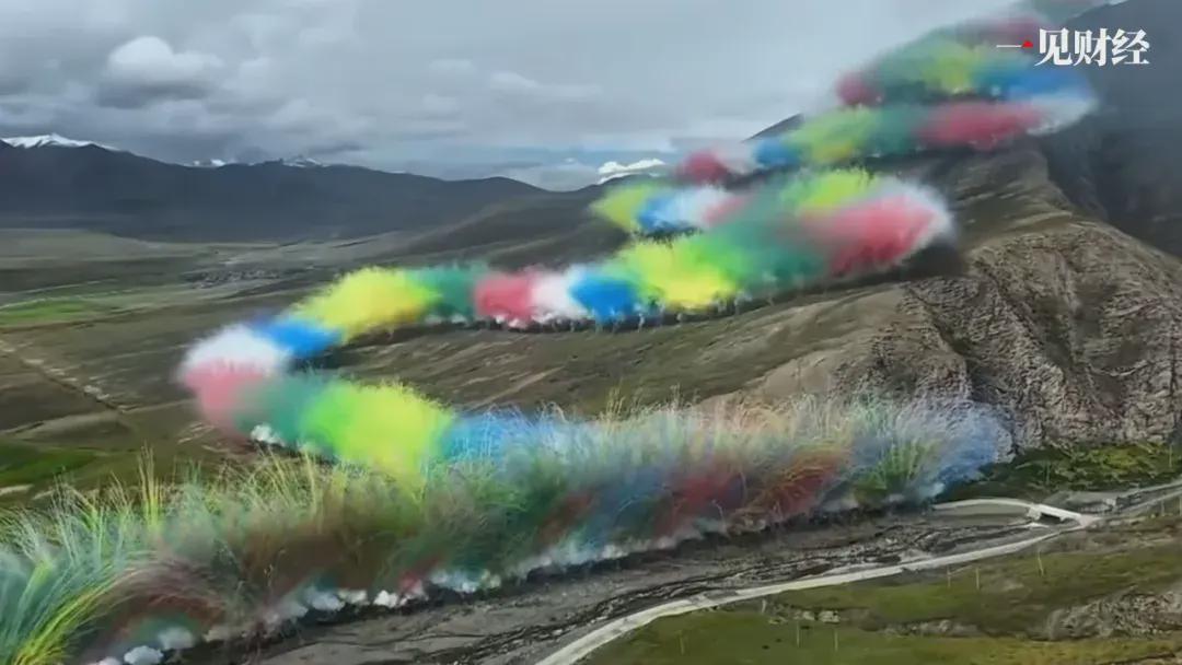 央视实地探访始祖鸟烟花秀：真相与信号解读