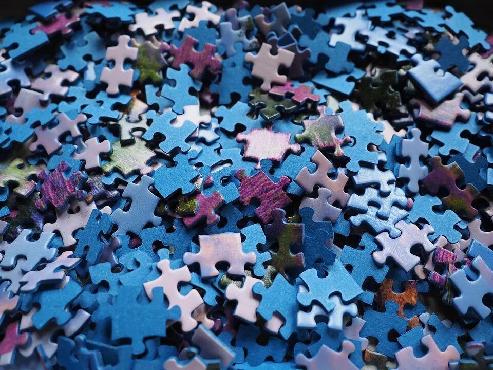 名创优品旗下TOP TOY赴港IPO：百亿估值潮玩新星的成长与挑战