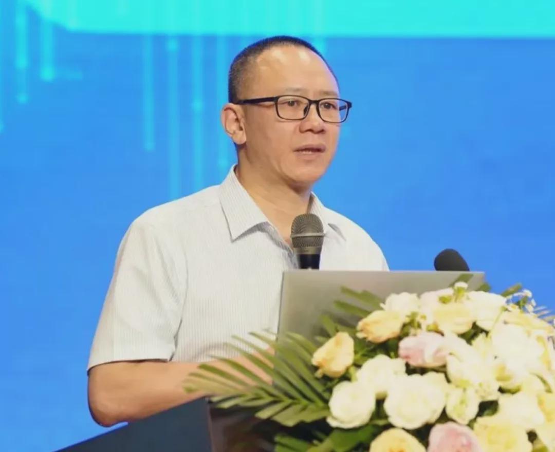 桂林银行原董事长吴东被查，涉嫌套取公款购茅台