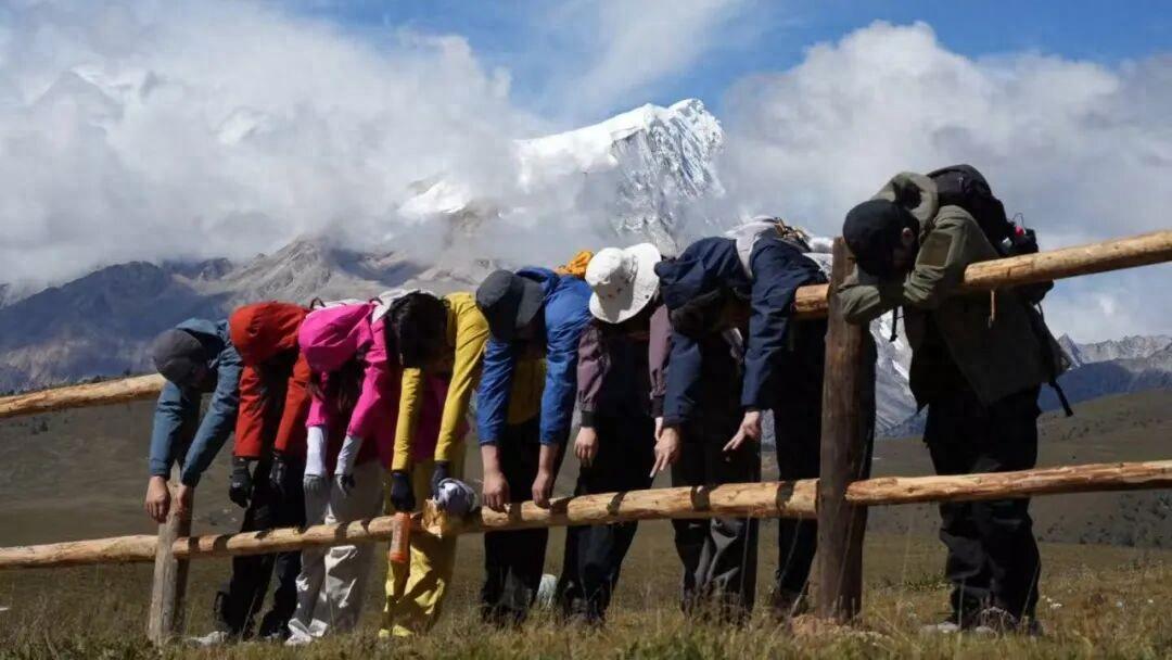 不去5A景区的年轻人，爱上进山打卡