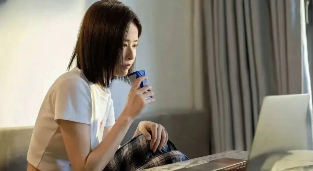 亚朵酒店，挤满报复性开房的成年人