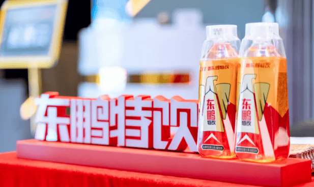 东鹏特饮冲刺港股IPO：百亿负债、高分红与股东减持风波