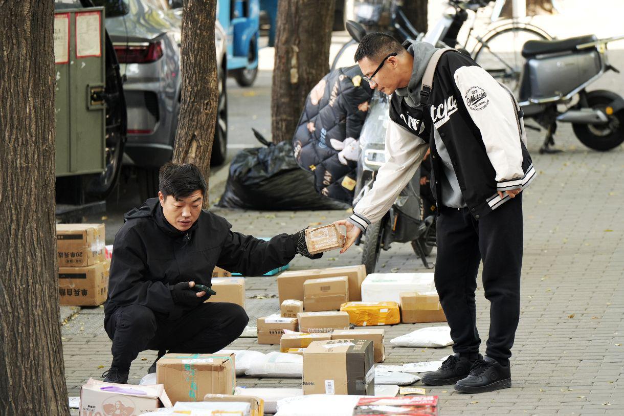 中国快递业务量破1500亿件 小包裹释放经济大动能