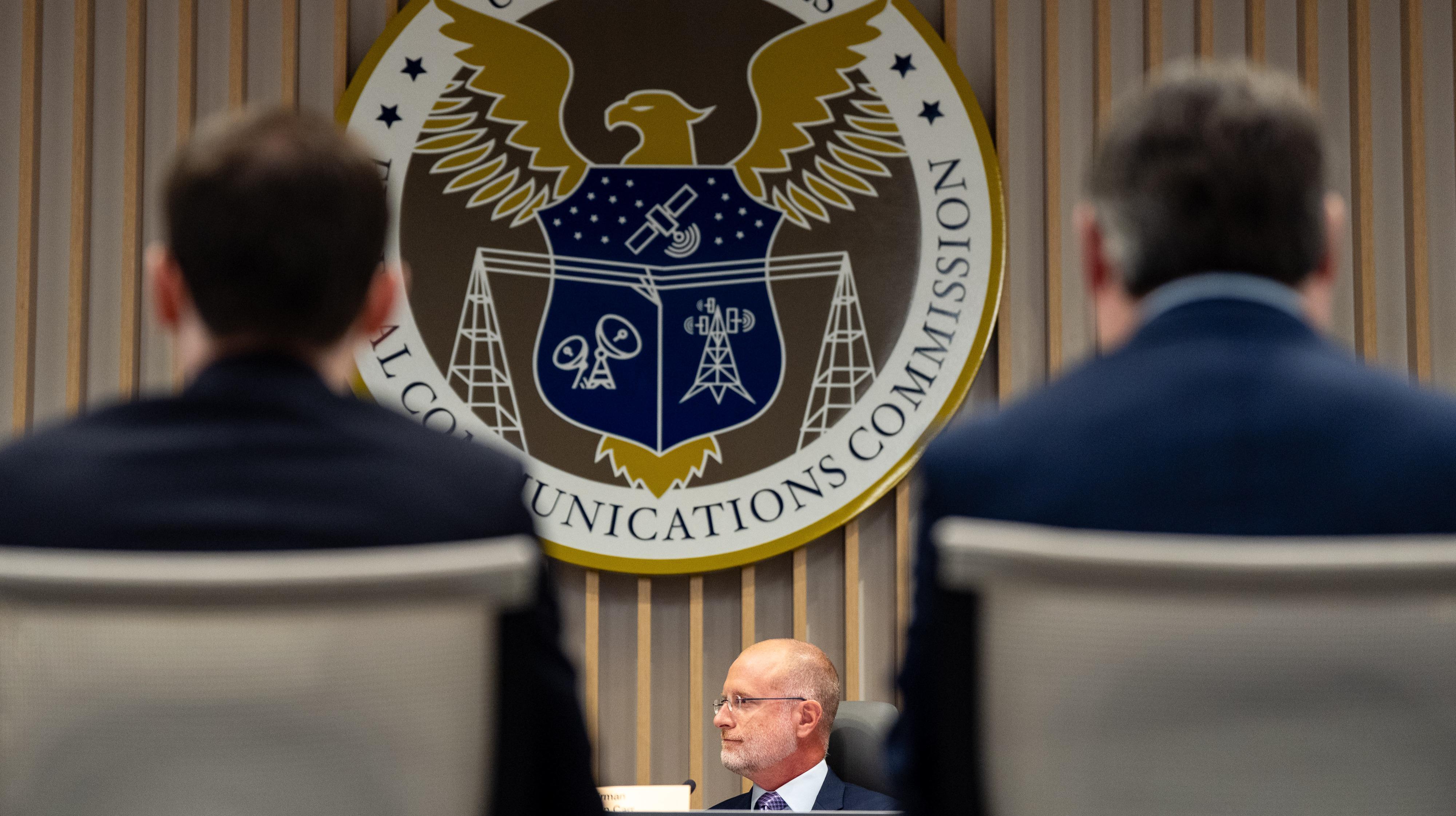 美国FCC再行动：数百万中国电子产品遭下架风暴