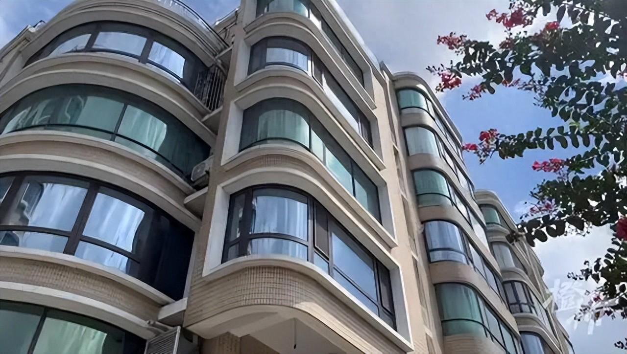 杭州西湖湖景房超低起拍价引热议：是购房良机还是营销陷阱？