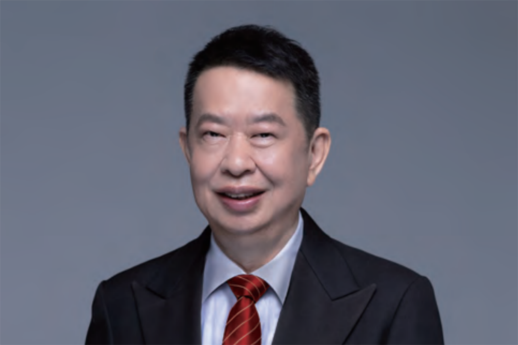 他在福建小县城，拼成8000亿的世界金王