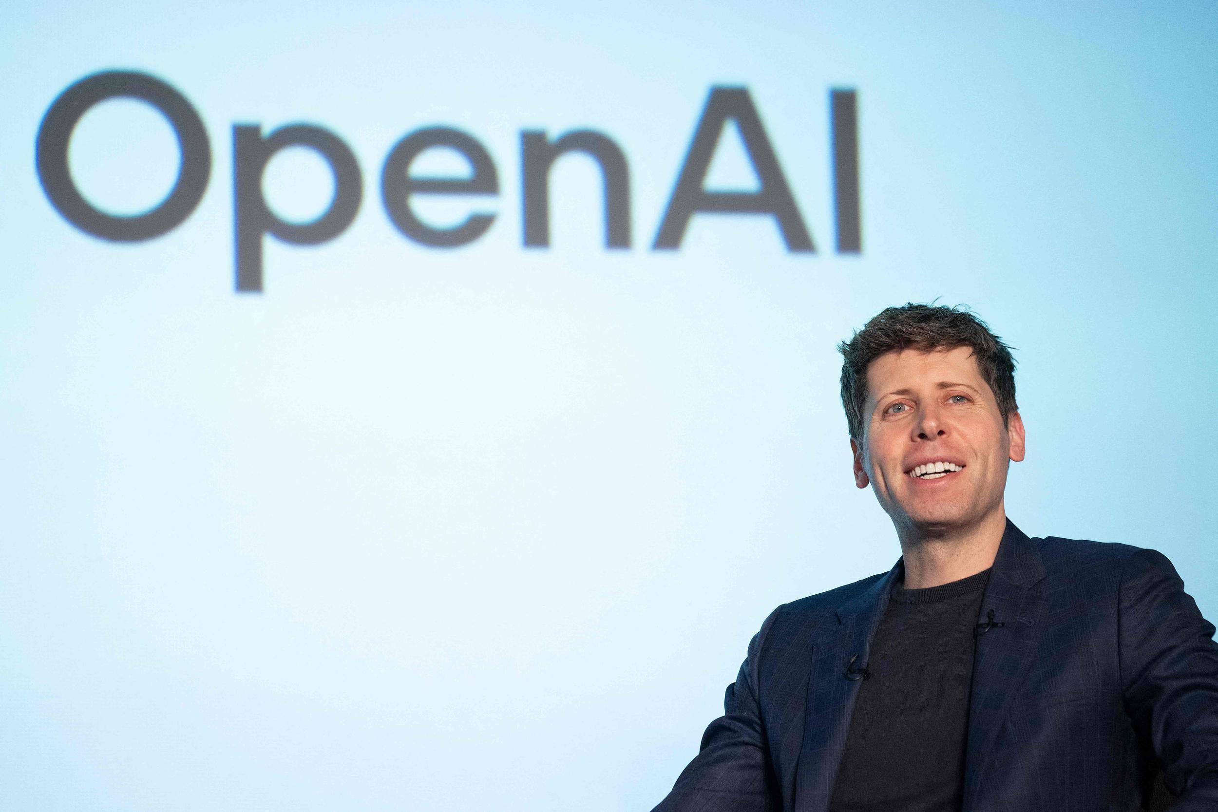OpenAI万亿美元算力布局：自研芯片与多方结盟背后的资金逻辑