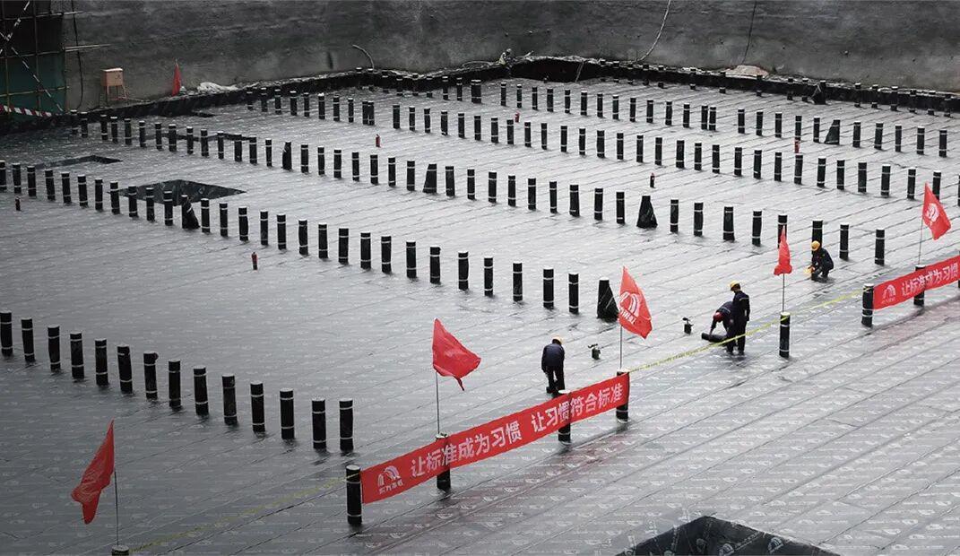 东方雨虹43天套现5.44亿：防水龙头的地产债困局与转型之路