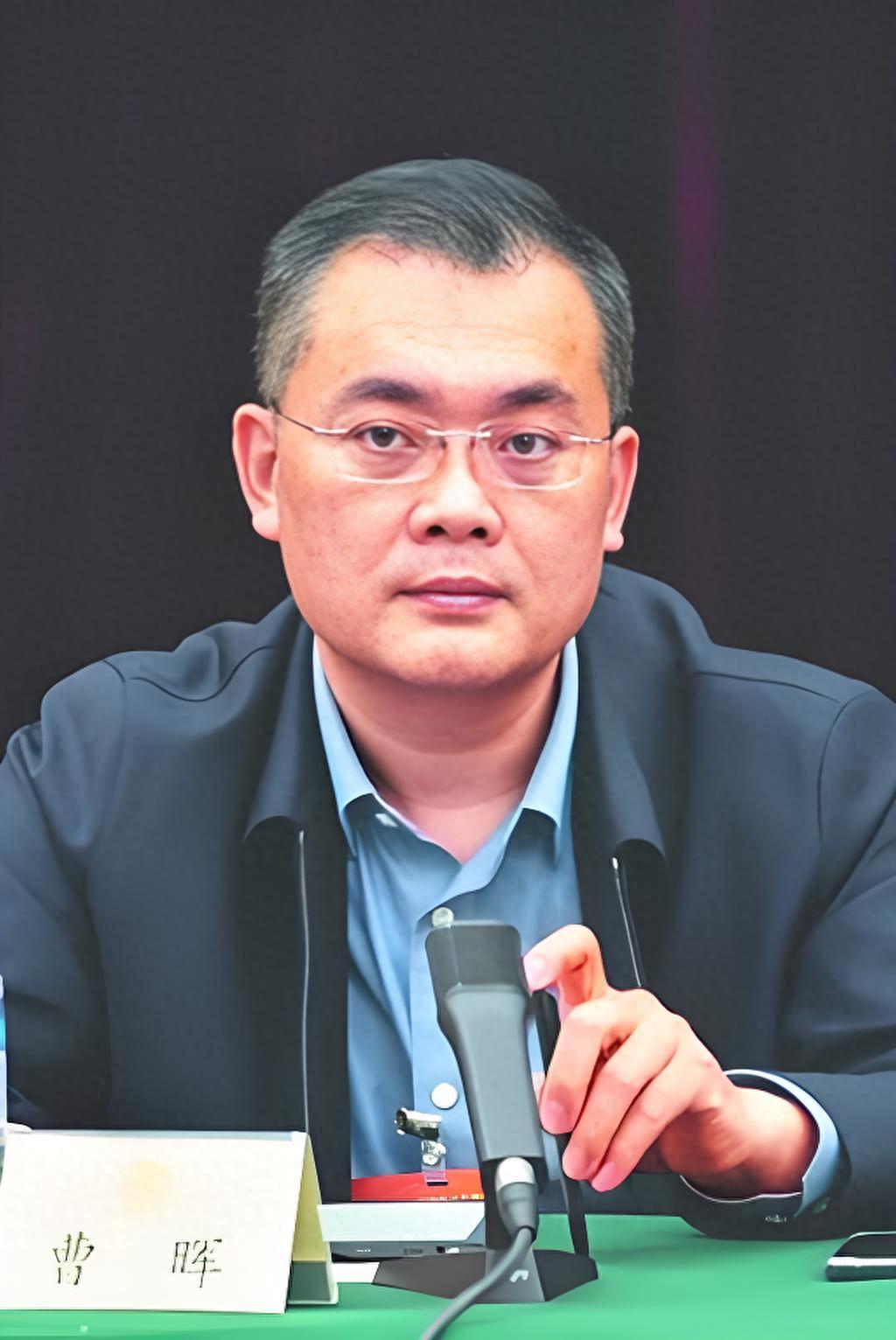 福建企二代曹晖接棒1700亿福耀玻璃，开启全球化新篇章