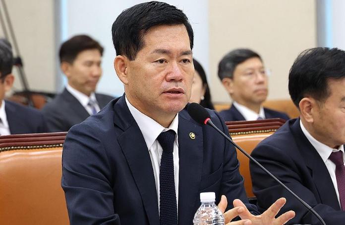 特朗普政府政策冲击：美国造船业振兴计划遇阻