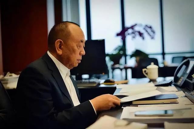 迈瑞医疗市值缩水三千亿，74岁创始人李西廷再战港股谋全球前十