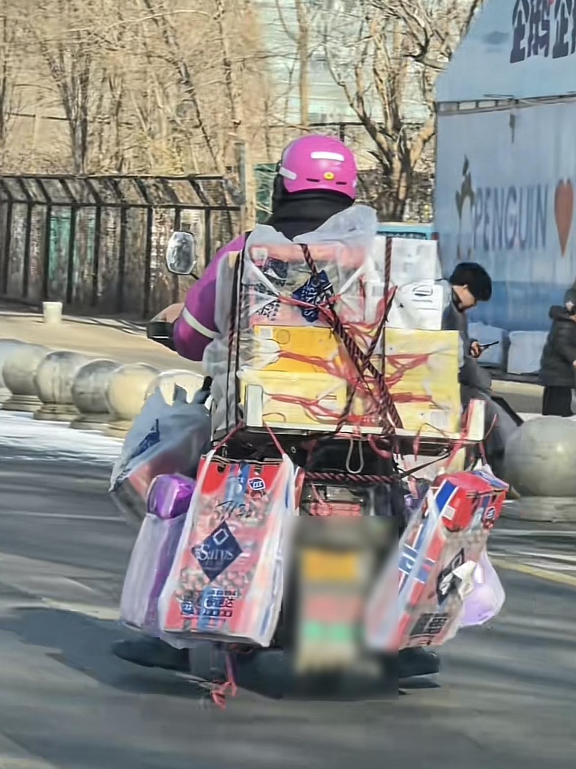 山姆前置仓扩张至500个，骑手超载难题待解