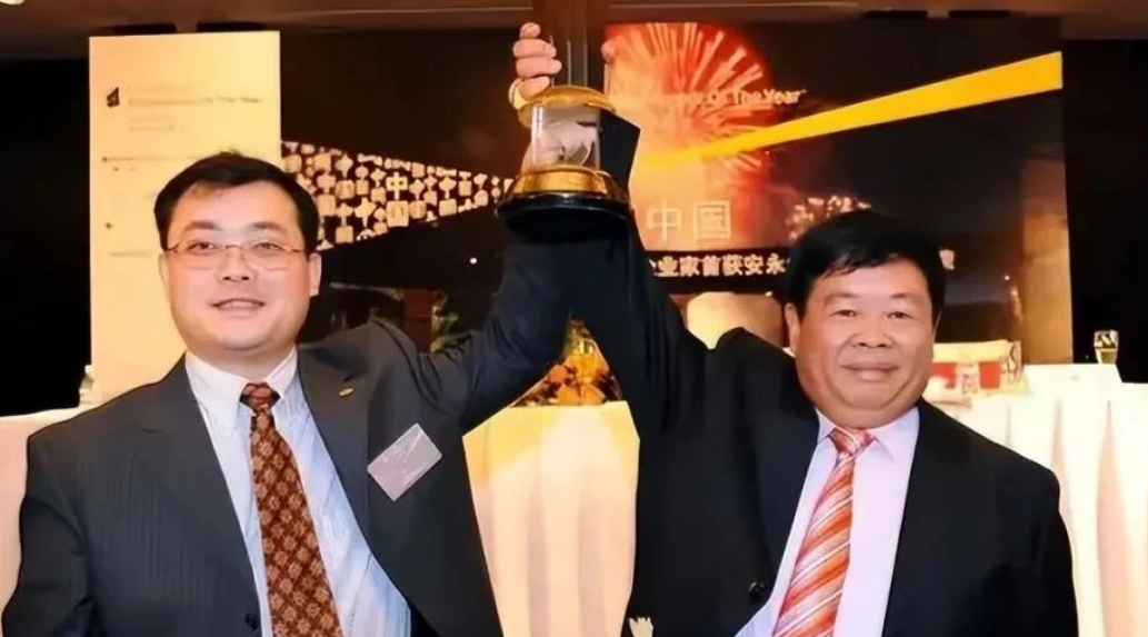 曹晖正式接班曹德旺：福耀玻璃新掌门人的传承之路