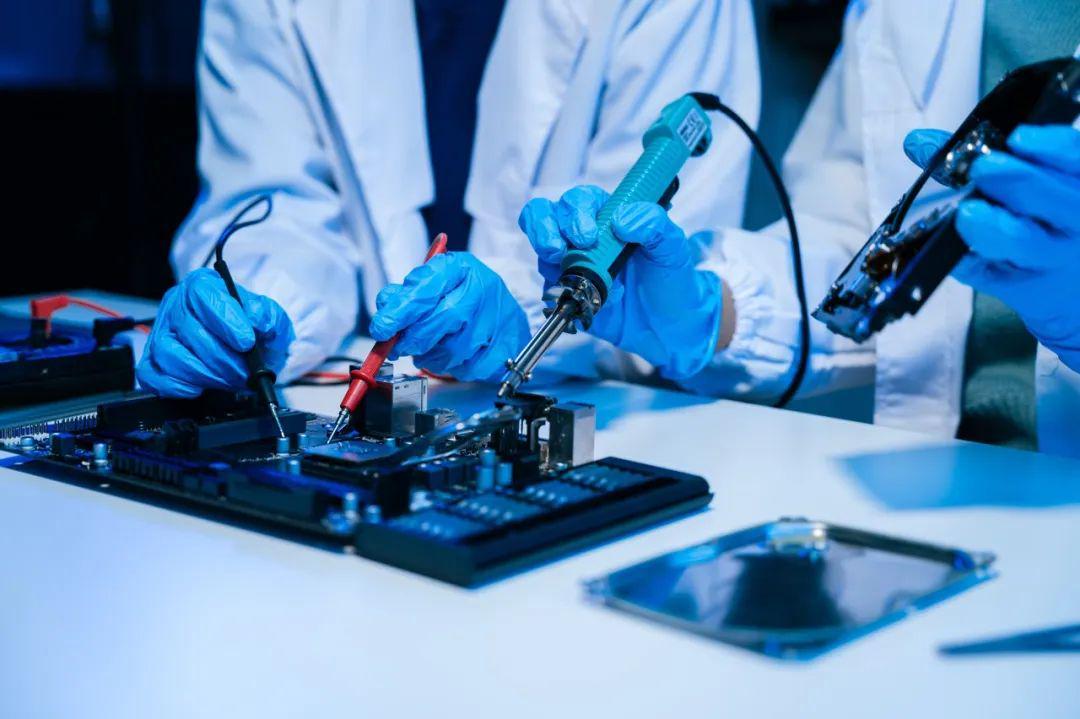 读懂IPO|蘅东光关联方认定存疑，申报前夕出具的审计报告信披出错，募资缩水背后实控人对赌压力高悬