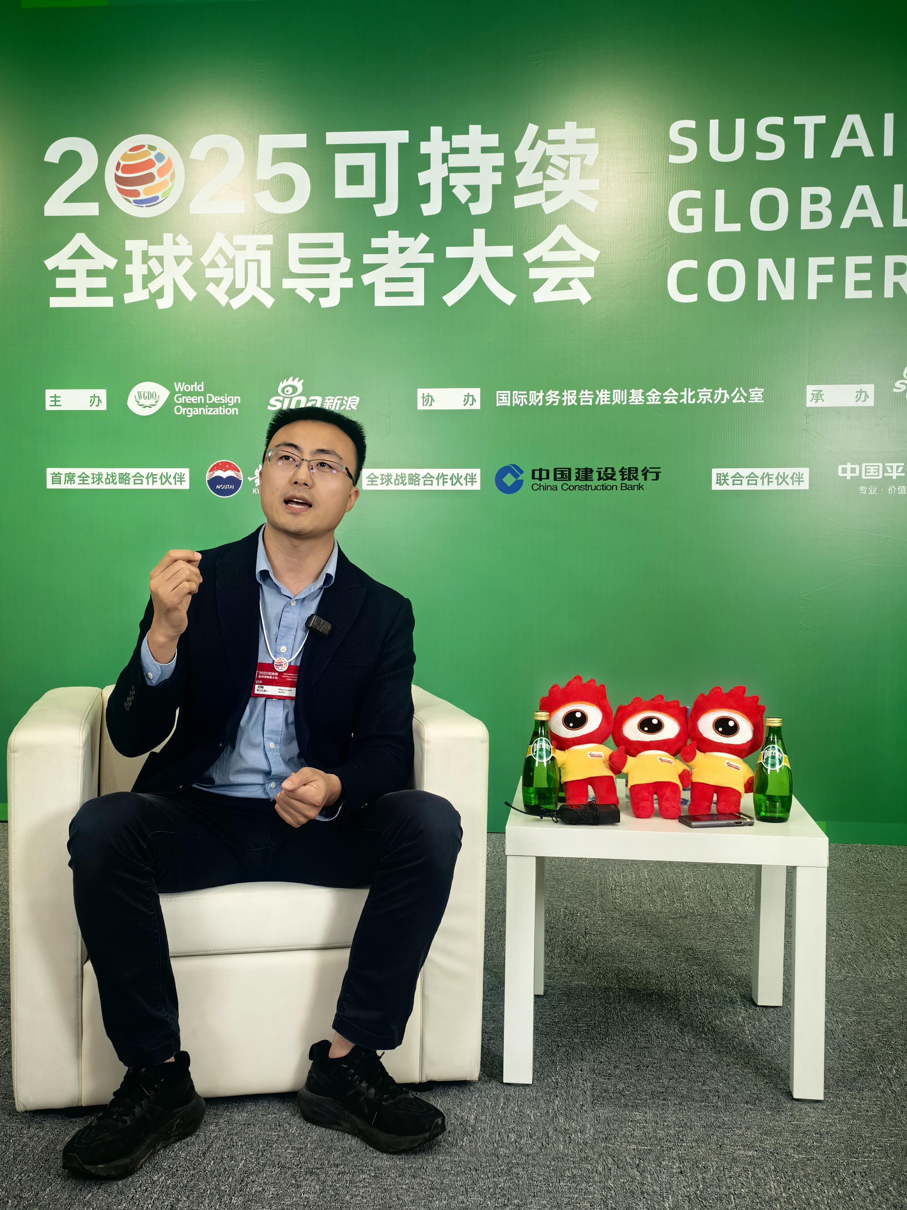 智元机器人王闯：人形机器人商业化元年，从拟人到类人的关键突破