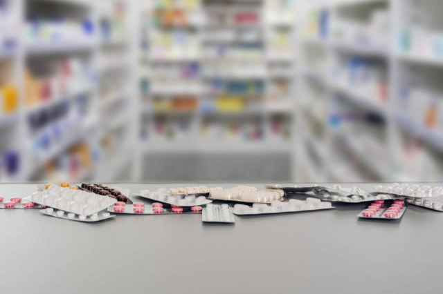 线上与线下药品价格差异调查：连锁药店外卖引流策略与单体药店困境