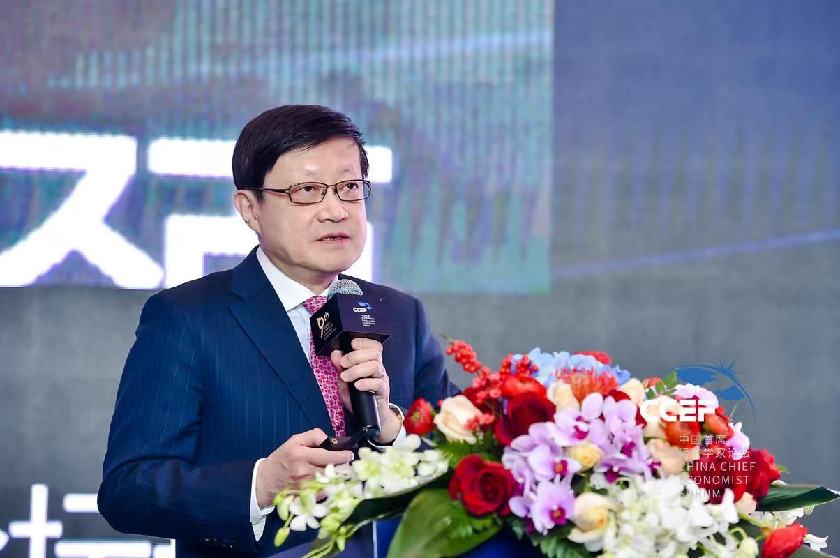 连平：明年加力刺激内需至关重要