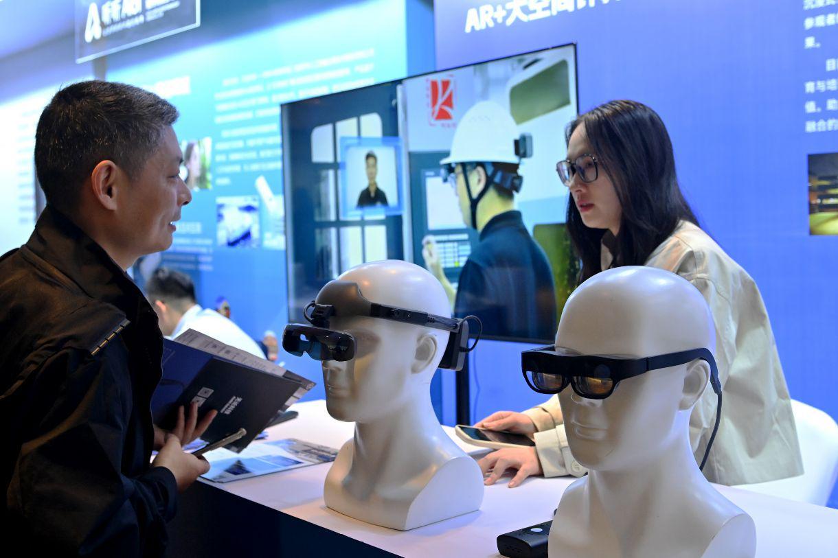 阿里AI眼镜引爆市场，“百镜大战”进入白热化阶段