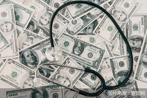 美国9月核心通胀回落，降息预期升温但前景存疑