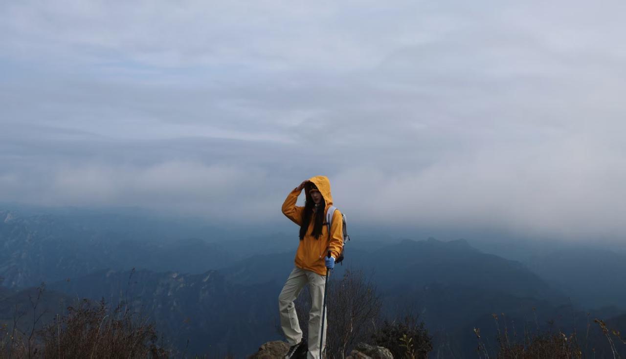 年轻人热衷爬山，户外品牌专业攀登产品迎来新机遇